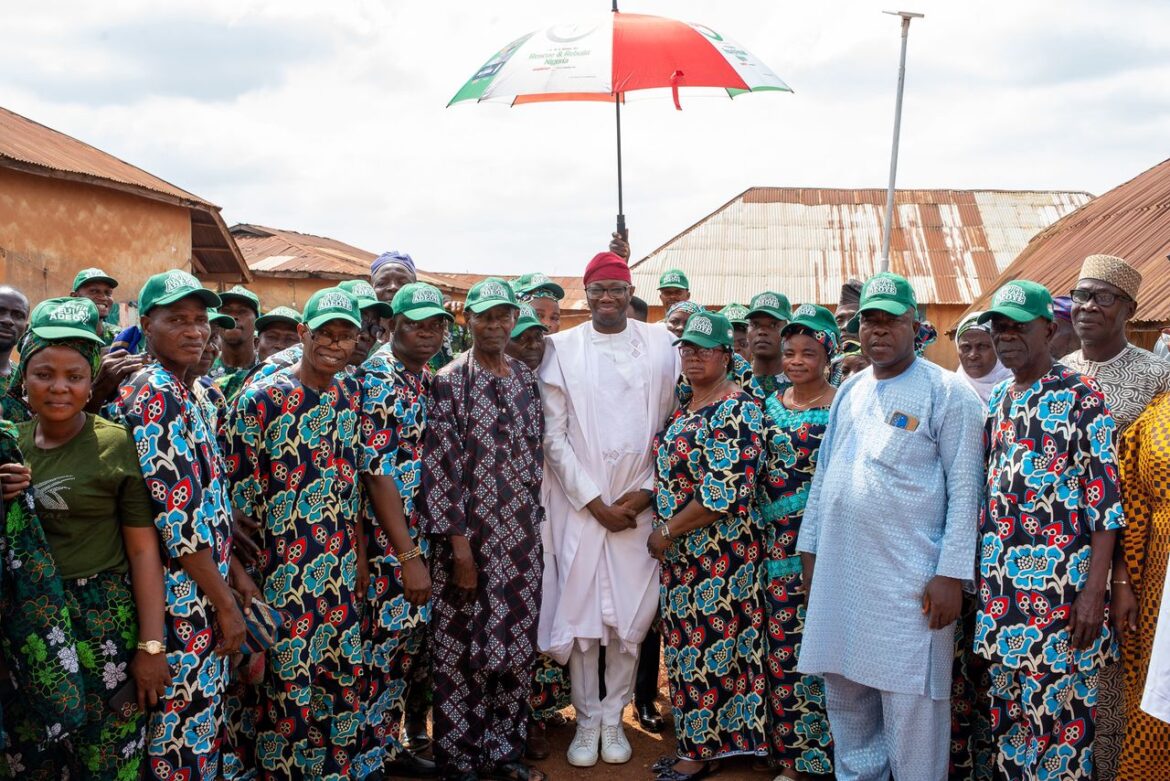 PDP Leaders in Kajola LG Throw Weight Behind Amofin Adeoye’s Guber Bid