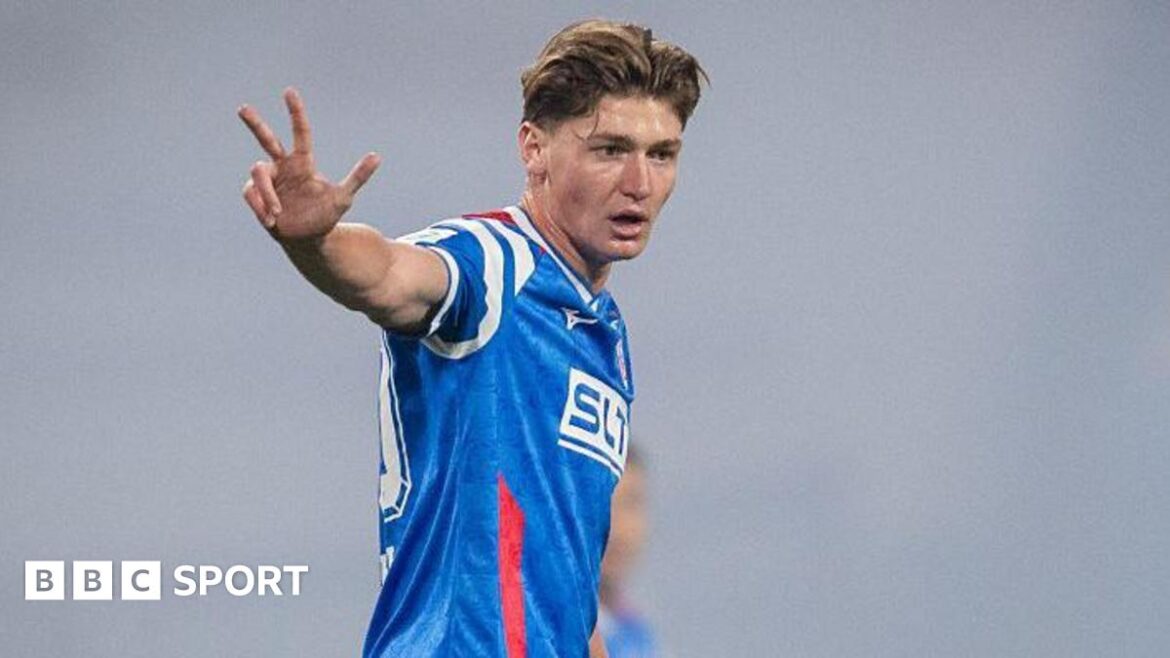 Rangers buy striker Naderi from Hansa Rostock