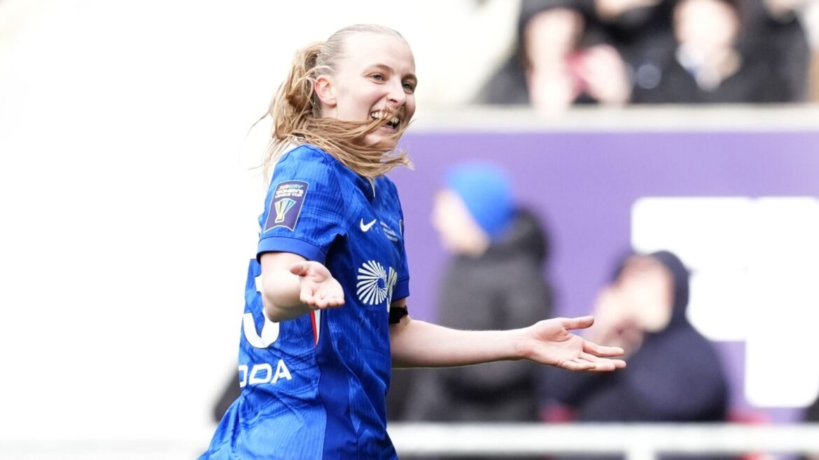 Chelsea beat Man Utd to retain Women’s League Cup